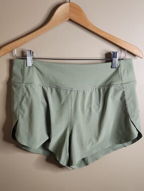 Athleta Run With It Short In Sage. Suze S. #530651